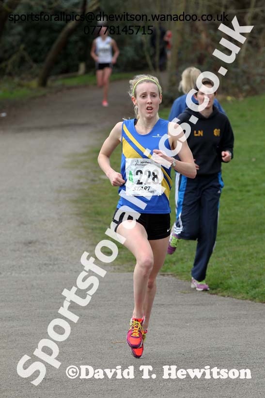 Racheal Bamford (Leeds) leads the senior womens 6 stage relay, 2014 Northern 12 and 6 Stage Relays, Heaton Park, Manchester. Photo: David T. Hewitson/Sports for All Pics